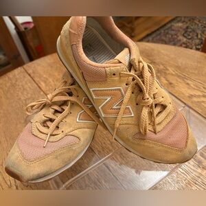 New Balance 996 Orange Sneakers Women’s Size US 8.5/EU 40 Suede